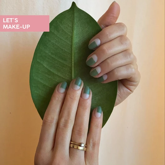 manicure z zielonymi prostokatami 2